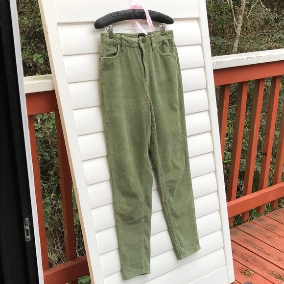 Urban Outfitters Mom High-Rise Corduroy Pants - Picture 3 of 16
